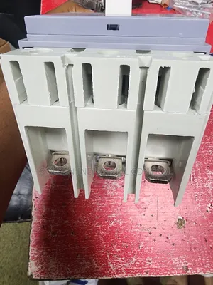 250a 3pole Isomax Breaker