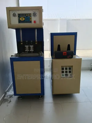 Semi Automatic Pet Bottle Blowing Machine With Compressor