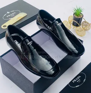 *New "Prada Milano" Luxury Designer High Quality Flat Shoe