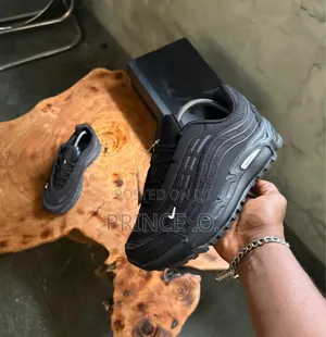 The Commes Des Garçon X Nike Airmax Sneakers