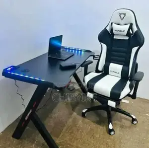 Set of Office Furniture Gaming Chair and Table