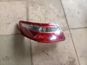 1 Side of Back Light Camry 2008