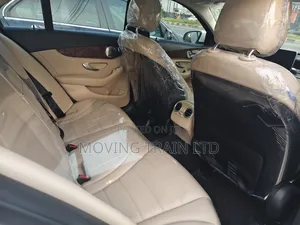 Mercedes-Benz C300 Luxury 4dr AWD 4Matic Sedan (2.0L 4cyl 7A) 2015