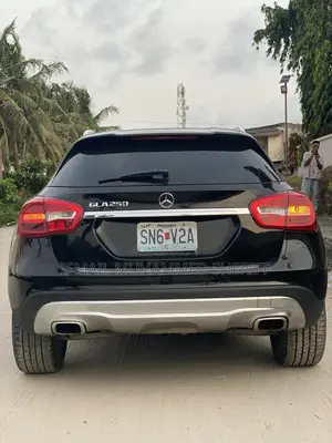 Mercedes-Benz GLA 250 2016 Black