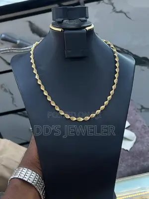 18 Karat Gold Necklace.