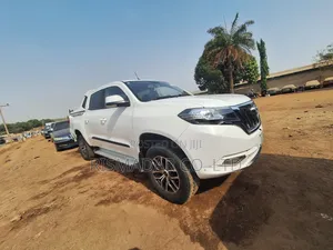IVM Carrier 4WD 2023 White