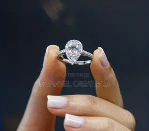 Exquisite 3-Prong Teardrop Synthetic Synthetic Zirconia Ring