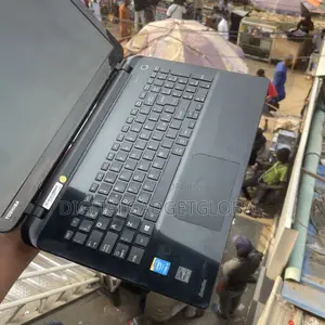 Laptop Toshiba Satellite L50 8GB Intel Core i5 HDD+SSD 500GB