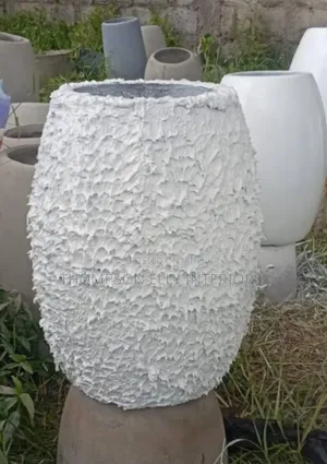 Marianne Rough Body Flower Pot
