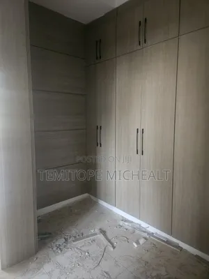 4bdrm Townhouse / Terrace in Main Wuye for rent