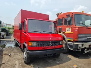 Mercedes Benz 609 Cargo Truck 2002 Red