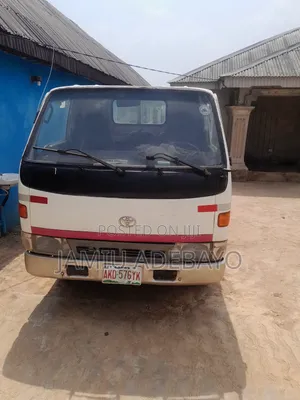 Toyota Coaster 2001 White