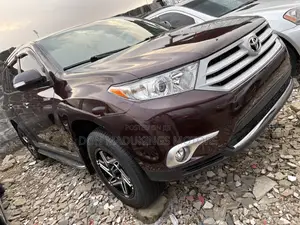 Toyota Highlander Limited 2012 Burgundy