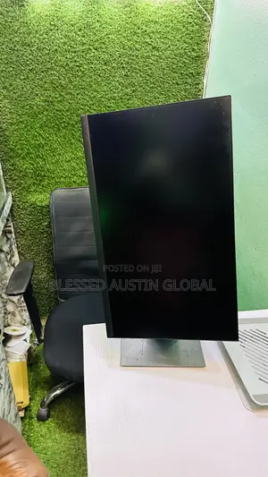 22 Inches Frameless Dell Ips Monitor With Type C Port