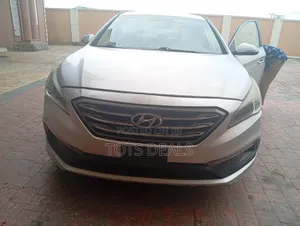 Hyundai Sonata Sport 4dr Sedan (2.4L 4cyl 6A) 2015 Silver