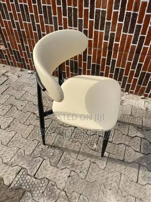 Cream-colloured Wooden Leg Dining Chair