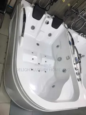 Double Jacuzzi for Your Bathroom White Color