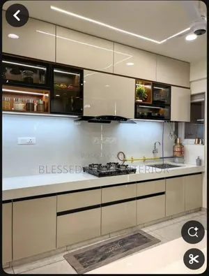 Kitchen Cabinet With Highlands