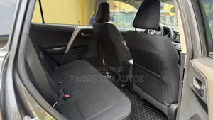 Toyota RAV4 XLE 4dr SUV AWD (2.5L 4cyl 6A) 2018 Gray