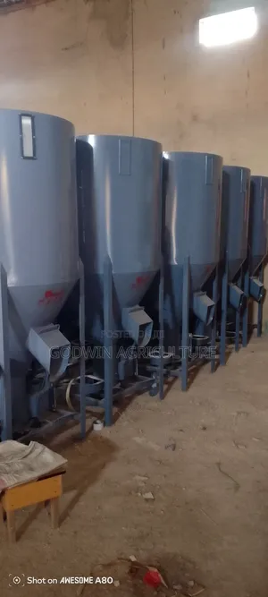 Feed Crusher With Mixer Machine