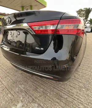 Toyota Avalon XLE FWDSedan (3.6L 6cyl 6A) 2016 Burgundy