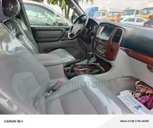 Toyota Land Cruiser 2005 Gray