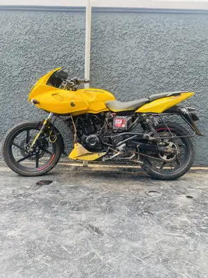 Bajaj Pulsar 220 F 2021 Yellow