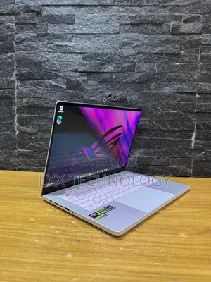 Laptop Asus ROG Zephyrus G14 16GB AMD Ryzen 9 SSD 1T