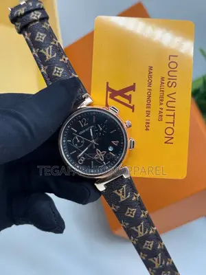 Louis Vuitton Feminine Leather Wristwatch
