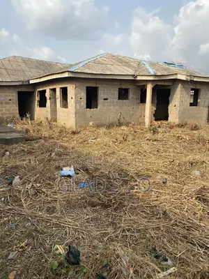 5bdrm Apartment in Apartment, Ikorodu for sale