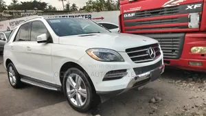 Mercedes-Benz M Class ML350 4MATIC 4dr SUV AWD (3.5L 6cyl 7A) 2014