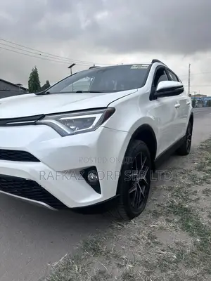 Toyota RAV4 SE AWD (2.5L 4cyl 6A) 2017 White