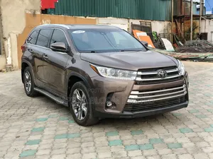 Toyota Highlander Limited 2019 Brown