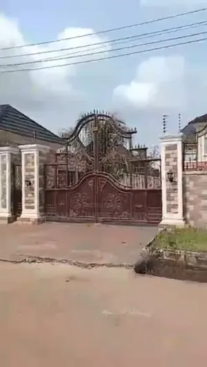 7bdrm Duplex in Works  Layout , for sale
