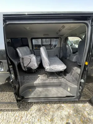 Toyota HiAce 2010 Black