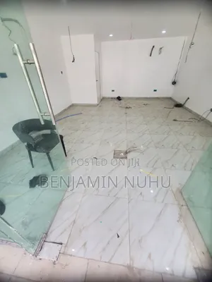 A Newly Built 40sqm Shop or Office Space Come With 2 Ac Elevator