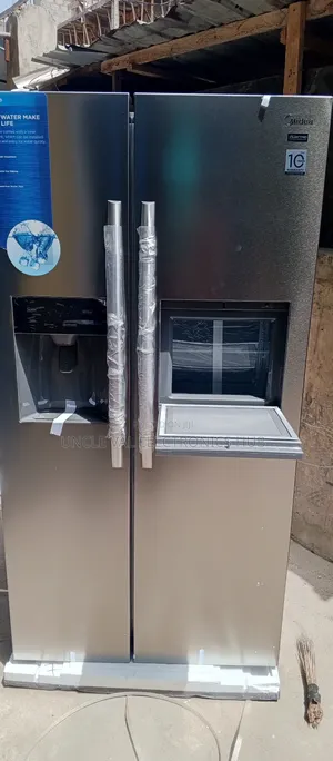 Midea SBS Fridge With Ice-Cube Maker and Dispenser