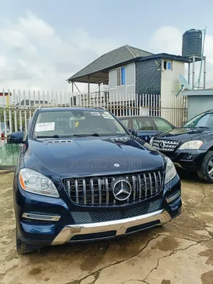 Mercedes-Benz M Class ML350 4MATIC 4dr SUV AWD (3.5L 6cyl 7A) 2015 Blue