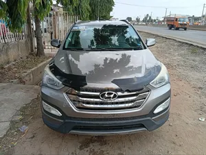 Hyundai Santa Fe 2013 Gray