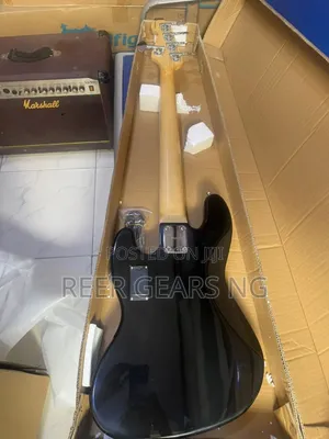 Limited Edition of Fender Jazz Bass Guitar Active 5 Strings