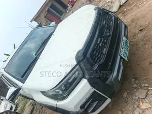 Toyota Hilux 2022 White