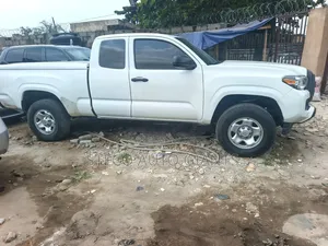 Toyota Tacoma 2017 White