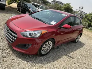 Hyundai Elantra Sport Sedan FWD (1.6L 4cyl 6M) 2017 Red