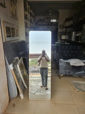 Nice Mirror (5ft)