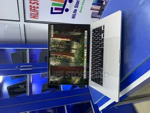 Laptop Apple MacBook Air 2023 M2 8GB Apple M2 SSD 256GB
