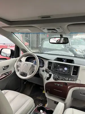 Toyota Sienna 2014 Gray