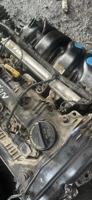 Hyundai Elantra 012 Engine