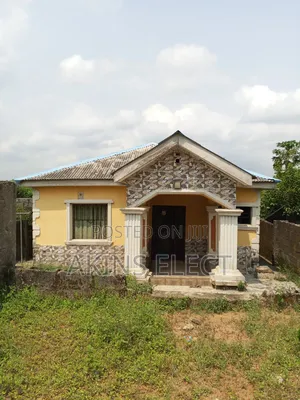 3bdrm Block of Flats in Palm Avenue Estates, Ifo for sale