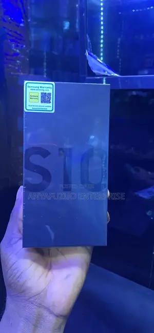 New Samsung Galaxy S10 128 GB Black