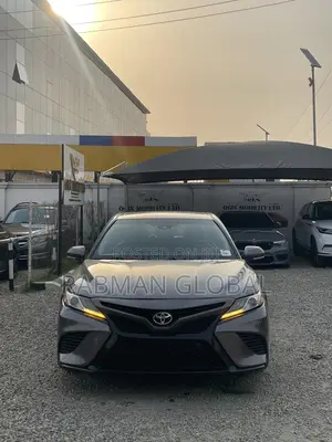 Toyota Camry XSE FWD (2.5L 4cyl 8AM) 2018 Gray
